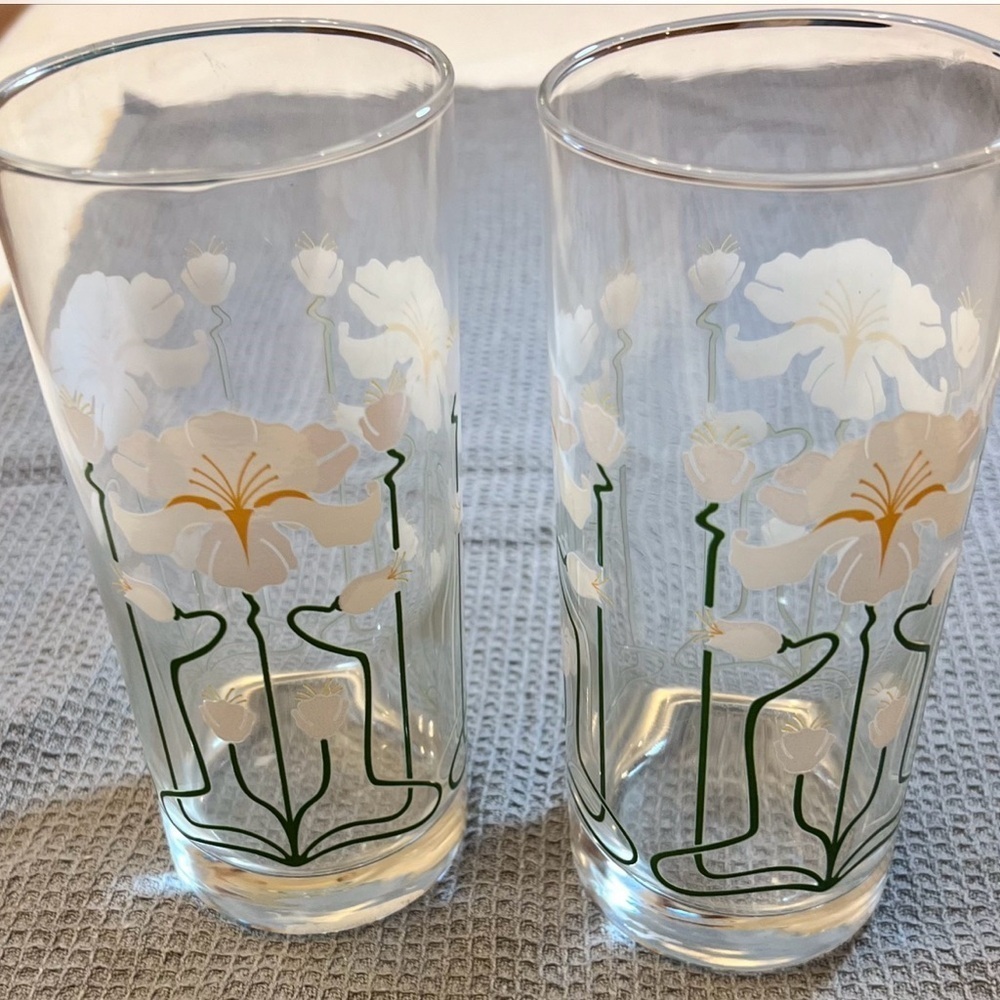 ***SOLD***Beautiful Art Nouveau White Iris Collins
Glassware Set Of 2